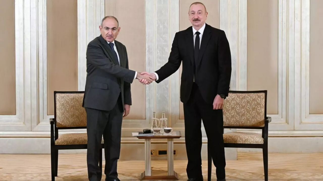 Azerbaycan-Ermenistan liderleri Abu Dabi'de bir araya geldi