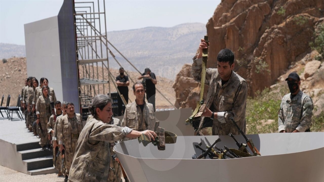 Terör örgütü PKK'dan 'silah imha' görüntüleri