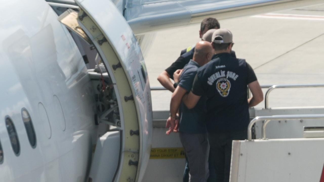 Leman Dergisi yetkilisine İstanbul Havalimanı'nda gözaltı