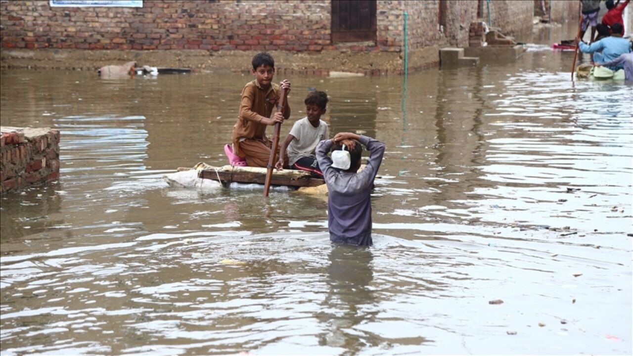 Pakistan'da felaket! Ölü sayısı 104'e çıktı