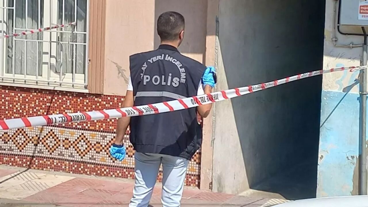 Manisa'da 17 yaşındaki kadın evinde ölü bulundu