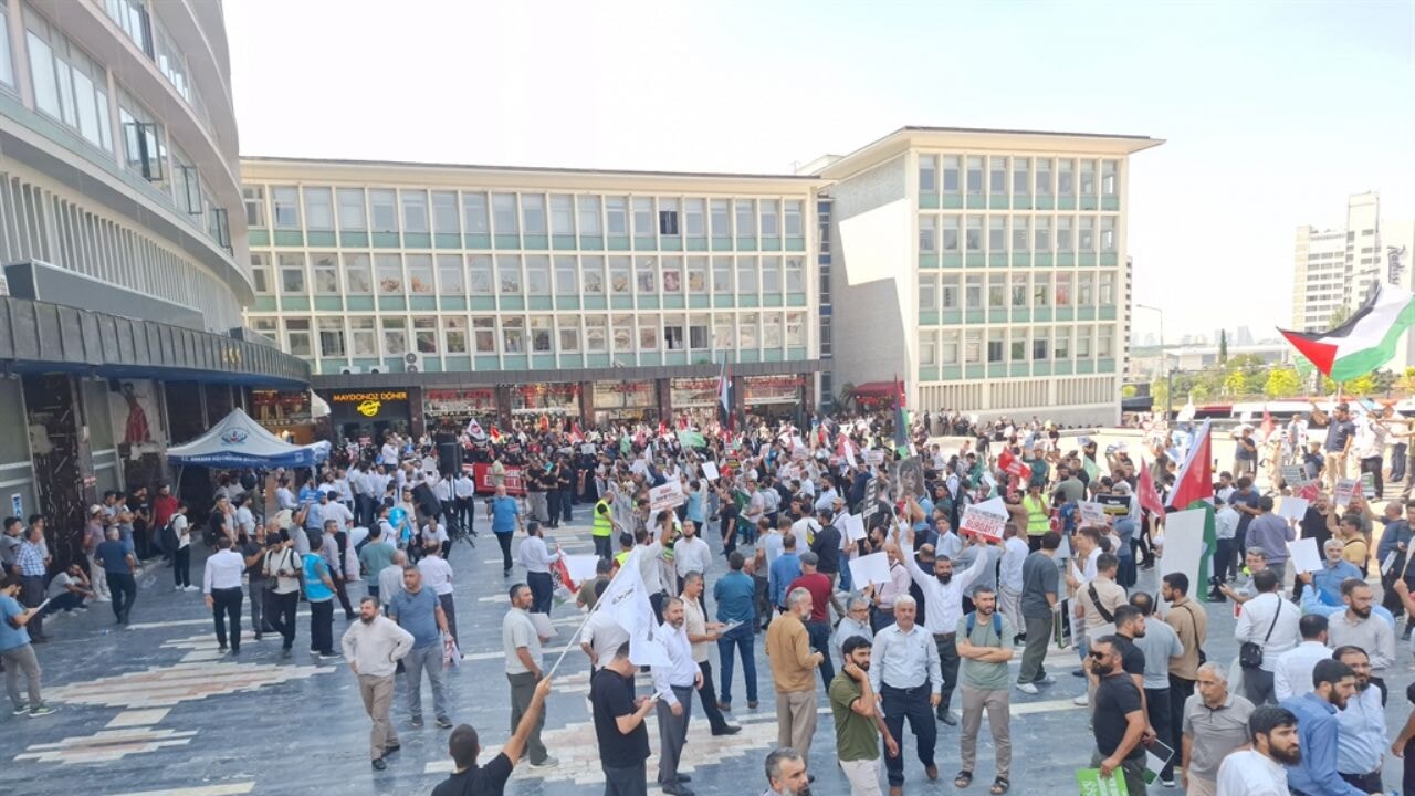 Furkan Vakfı'nın dernek binası mühürlendi