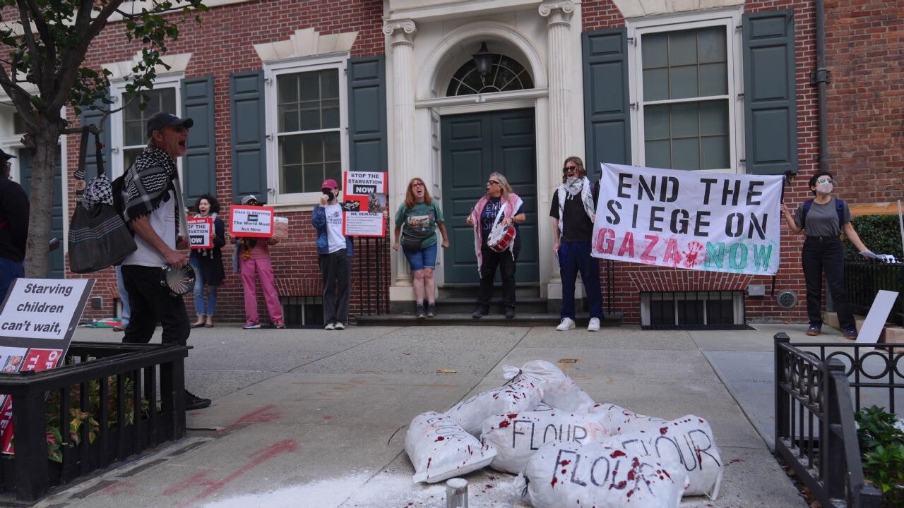 Gazze'deki açlık için New York'ta çarpıcı eylem