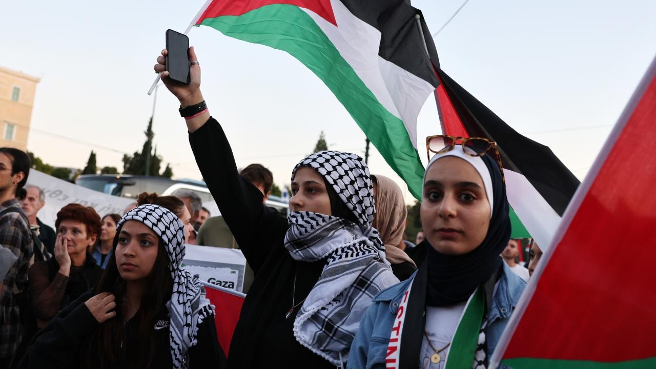 Yunanistan'daki Filistin'e destek eyleminde Gazze'de açlıktan ölenlere dikkat çekildi