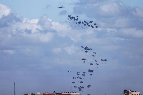 Ürdün ve BAE'den Gazze hamlesi: Havadan yardım ulaşımı başladı