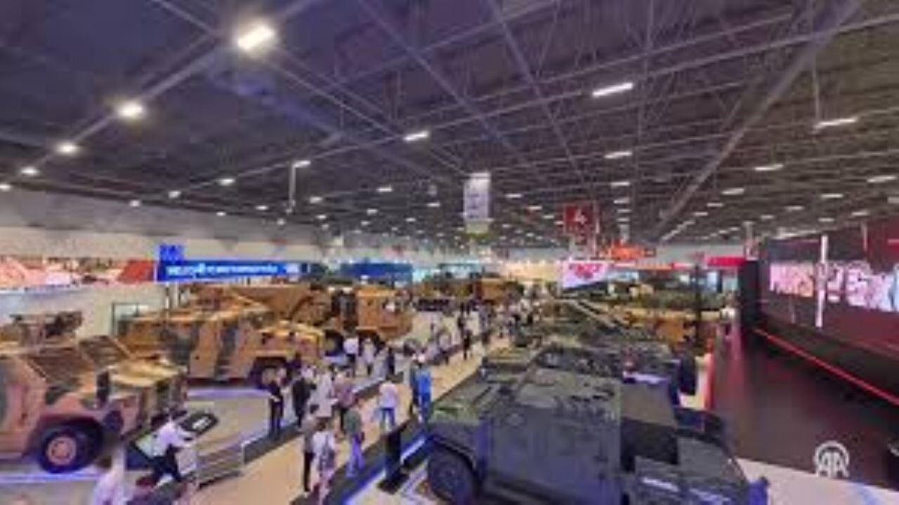 IDEF 2025'te yer alan stantlar FPV dronla görüntülendi