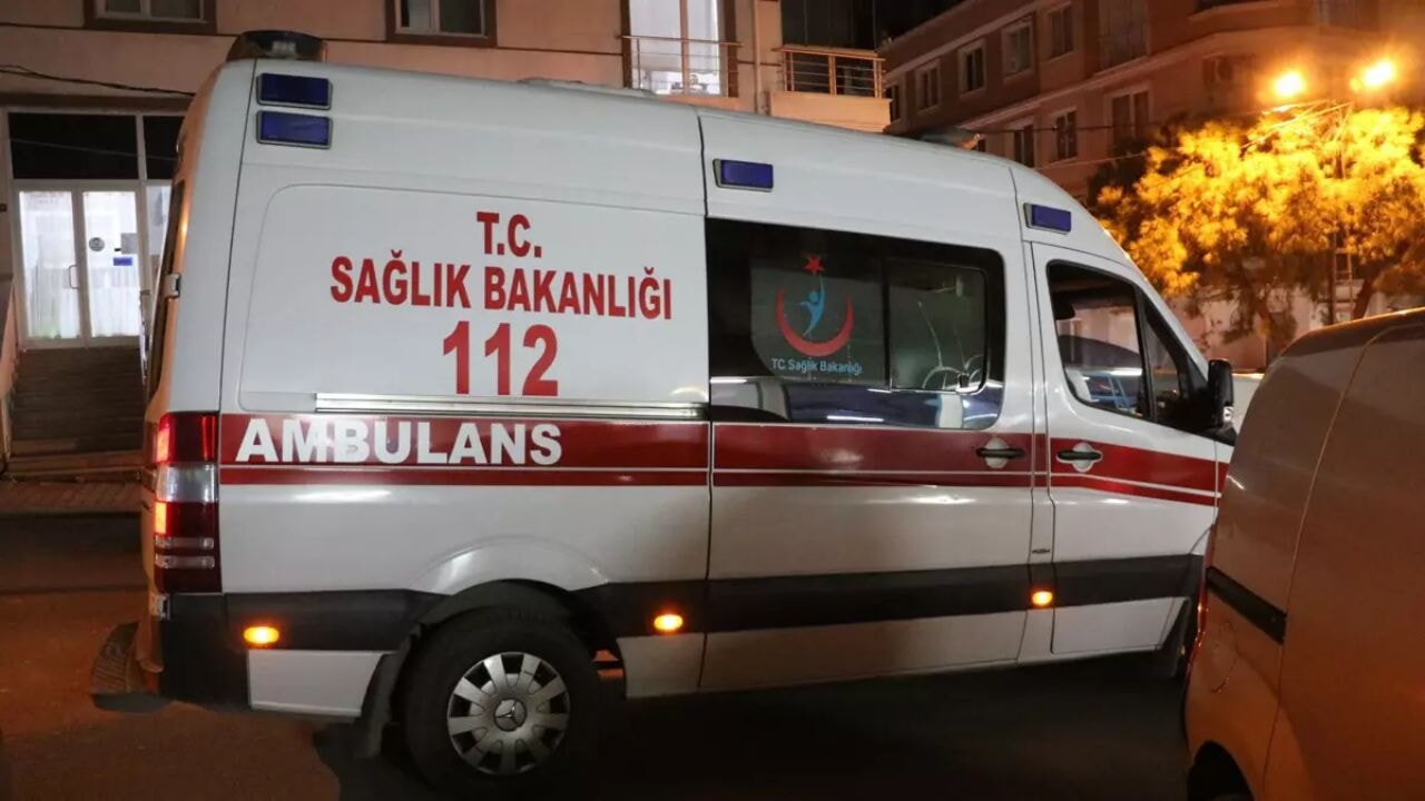 Küçükçekmece'de otobüs arızası zincirleme kazaya neden oldu