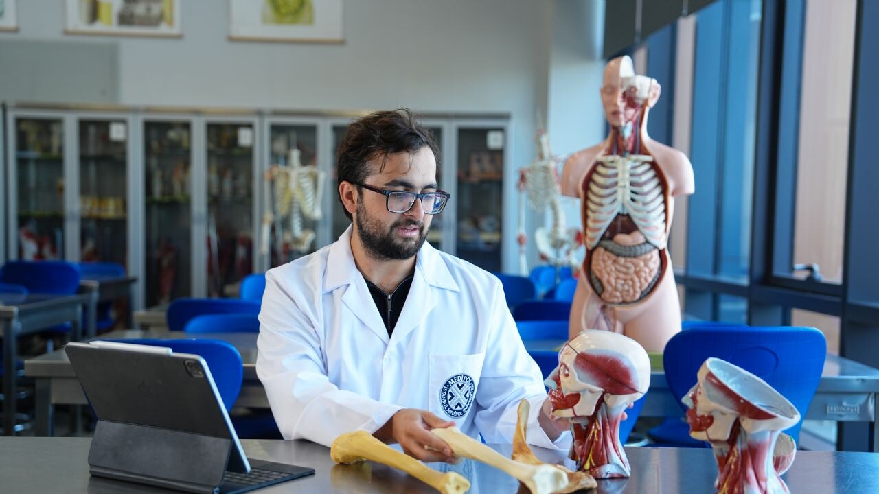 Medipollü gencin yeni rotası beyin araştırmaları!