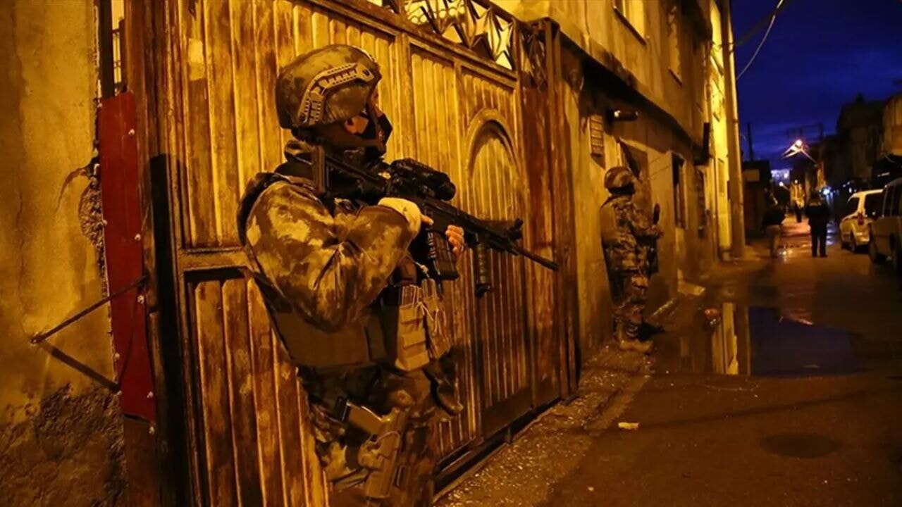 Bombalı eylem planlayan suç örgütüne büyük darbe