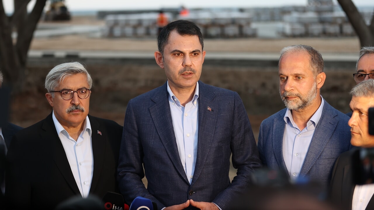 Bakan Kurum, İskendurun Sahili'nde inceleme yaptı