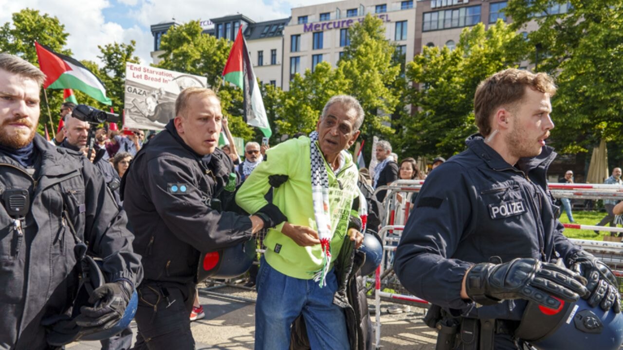 Almanya'da Filistin yanlılarına sert müdahale