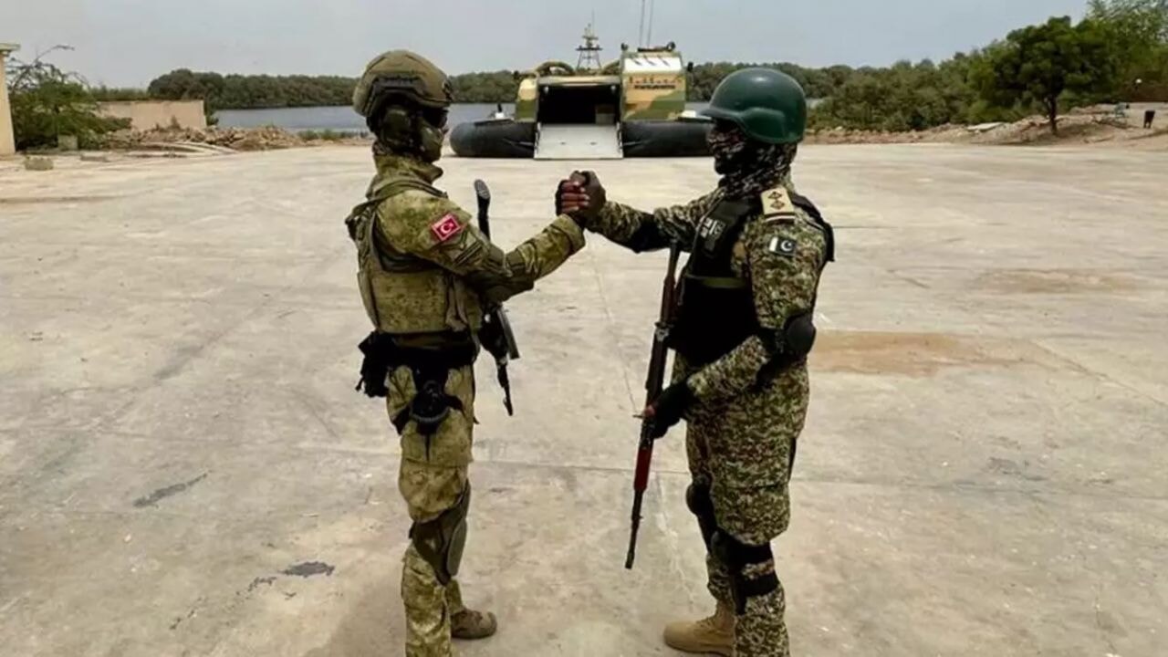 Karaçi'deki Türkiye-Pakistan tatbikatı düşmana gözdağı verdi