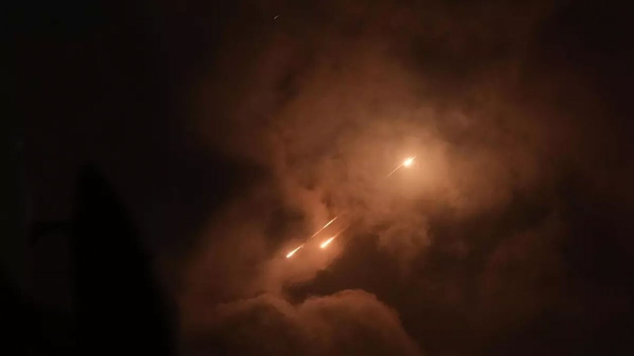 Soykırımcı İsrail'e üç koldan İHA saldırısı düzenlendi