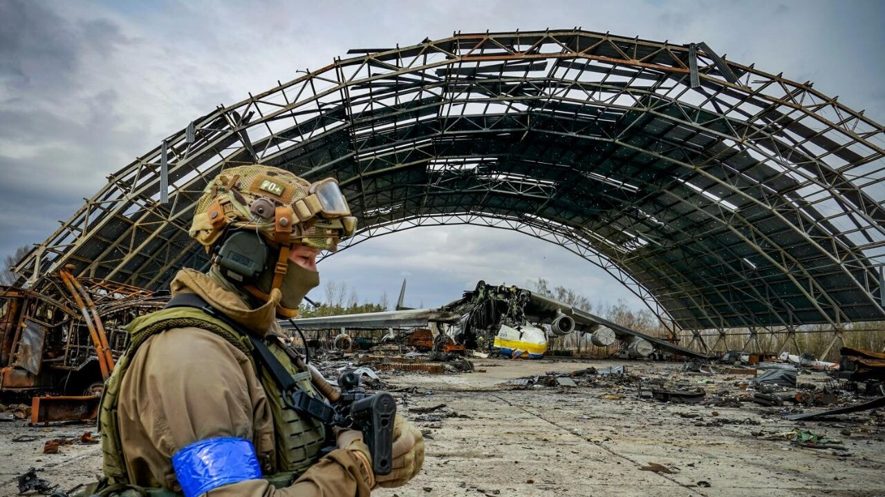 Rusya, Ukrayna'nın askeri havaalanını füzelerle vurdu