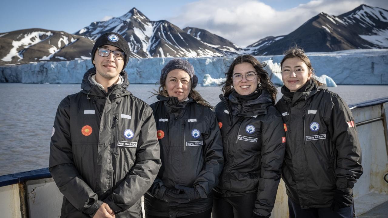 Genç bilim insanları Kuzey Kutbu'nda çalışmalar gerçekleştirdi