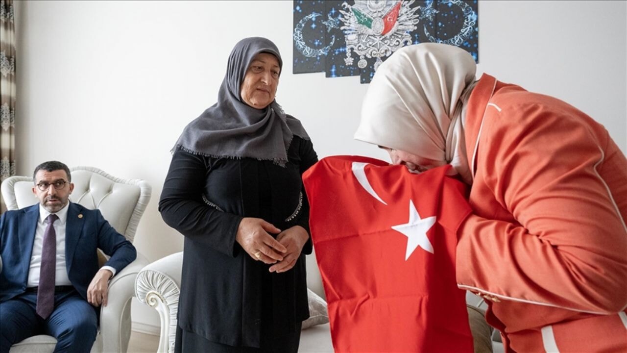 Cumhurbaşkanı Erdoğan'ın 'Terörsüz Türkiye' mektubu Kars'ta şehit annesine ulaştı