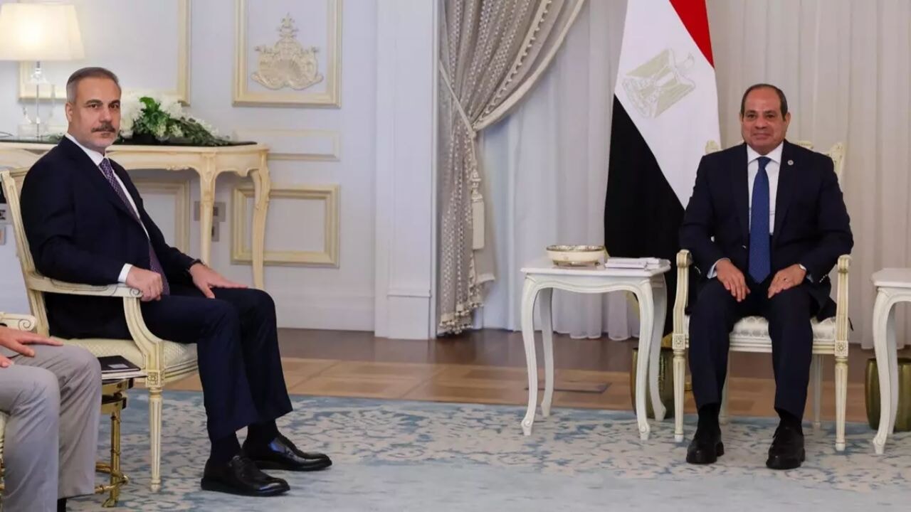 Dışişleri Bakanı Fidan, Mısır'da Sisi ile görüştü