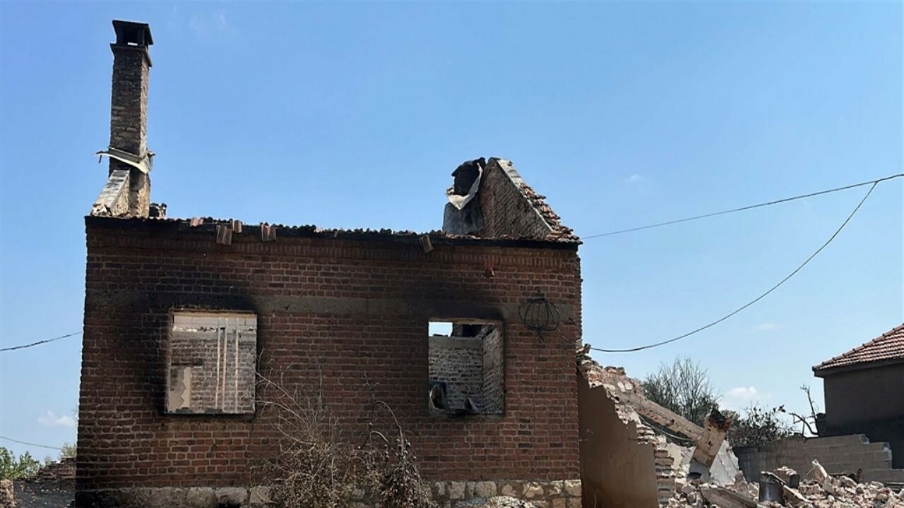 Çanakkale'deki orman yangınında ikinci gün: Hiçbir şeyleri kalmadı