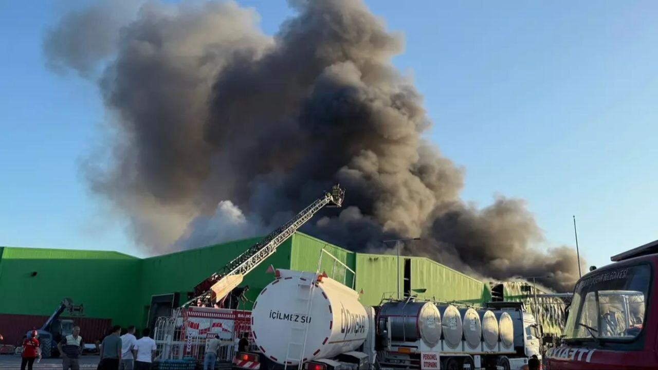 Balıkesir'de süt fabrikasında yangın! İşçiler kurtarılamadı