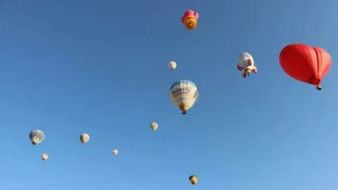 Kapadokya Balon Festivali'nin son gününde gökyüzünde görsel şölen sunuldu