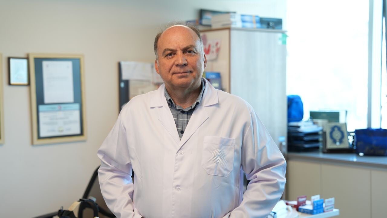 GİZLİ İLERLİYOR, GEÇ BELİRTİ VERİYOR TÜRKİYE'DE AZ GÖRÜLEN GENİZ KANSERİNİ YENDİ