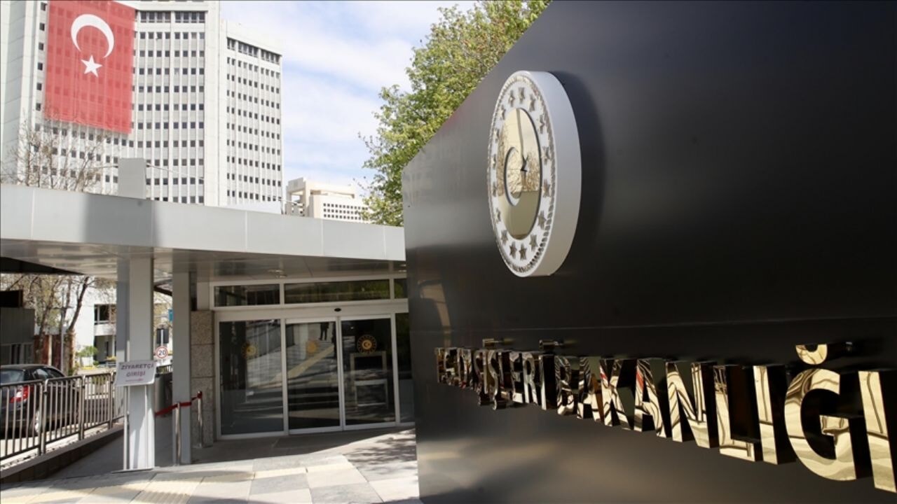 AK Parti hükûmetleri Dışişleri Bakanlığına bir türlü hâkim olamıyor mu?