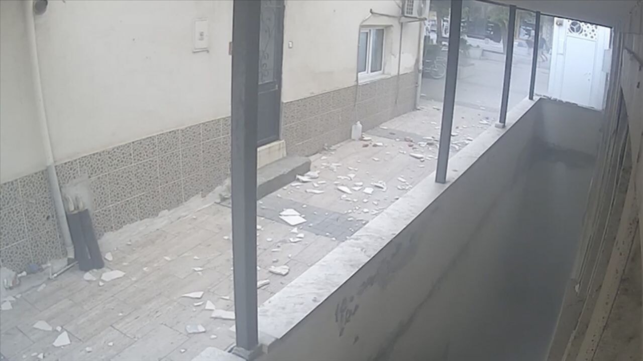 Balıkesir'deki depremde yeni görüntüler ortaya çıktı