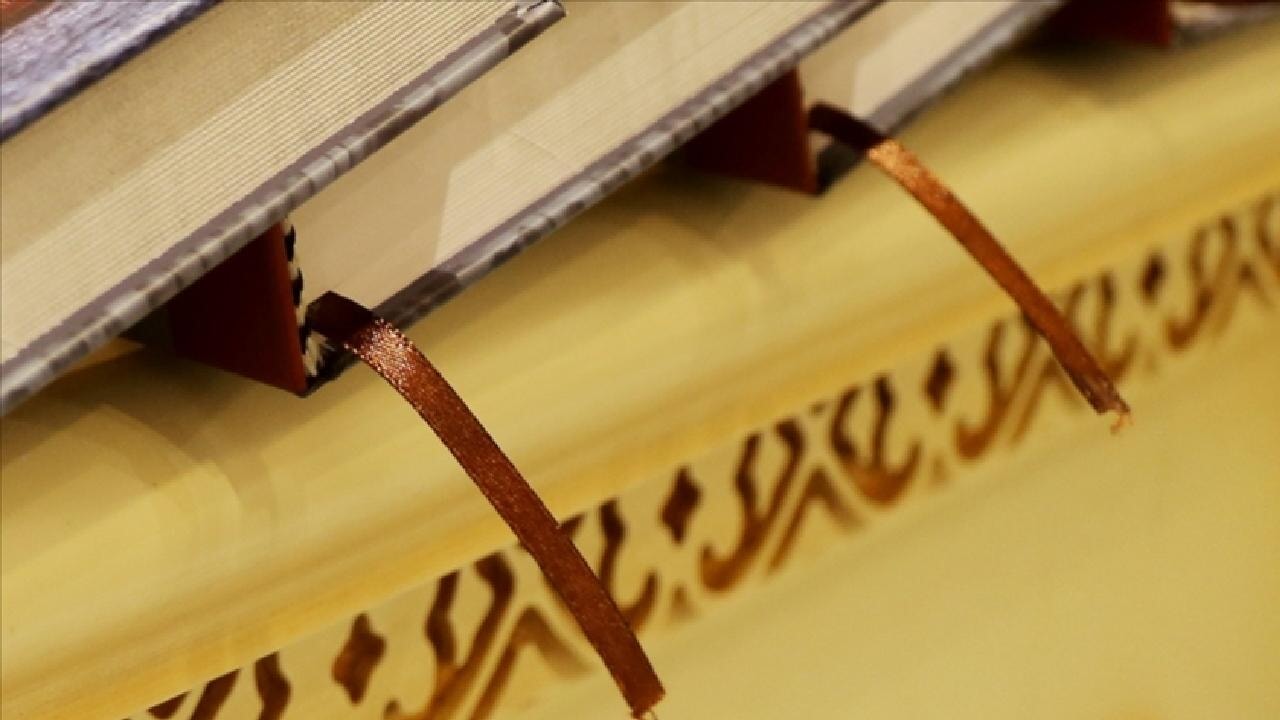 Bro (kanka) ve oligarchy (oligarşi) Cambridge Sözlüğü'nde birleşti