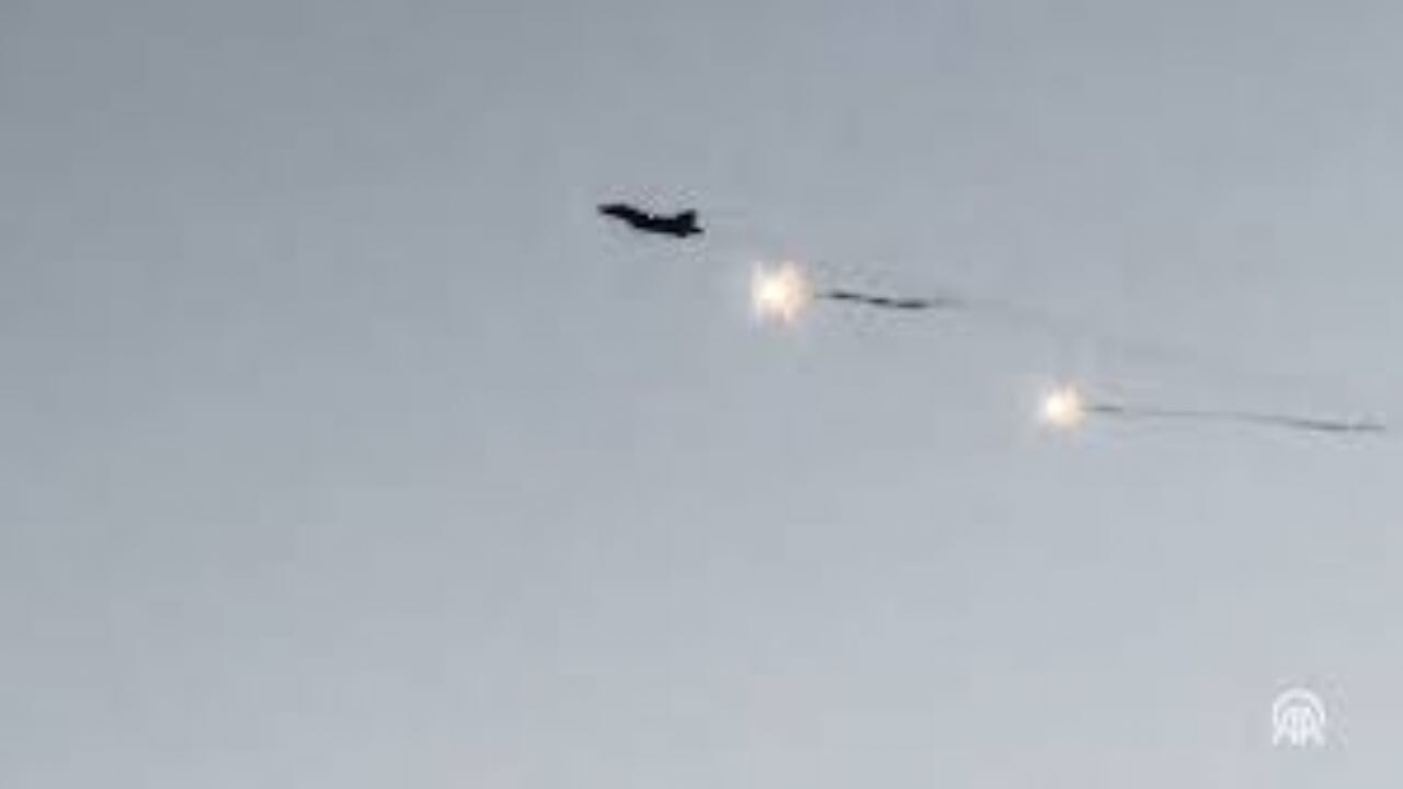 İsrail savaş uçakları Zeytun Mahallesi'ne saldırı düzenledi