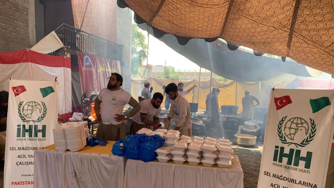 Pakistan'da ki sel mağdurlarına yardım ulaştırıldı