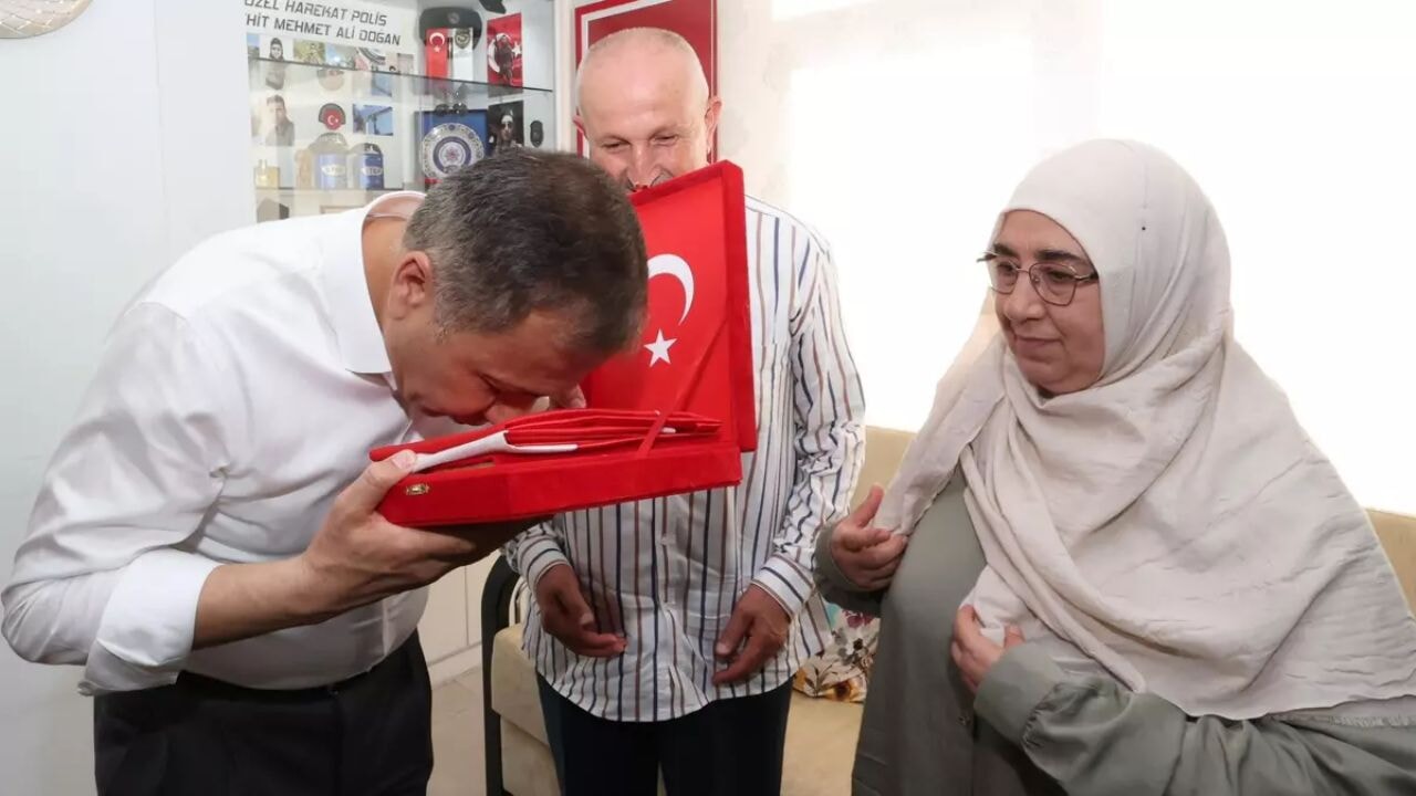 Şehit polis Mehmet Ali Doğan'ın ailesine anlamlı ziyaret