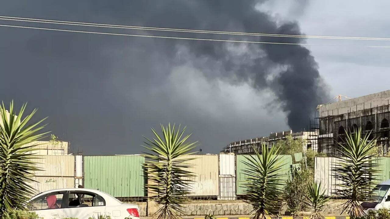 İsrail savaş uçakları Yemen'in başkentini bombaladı