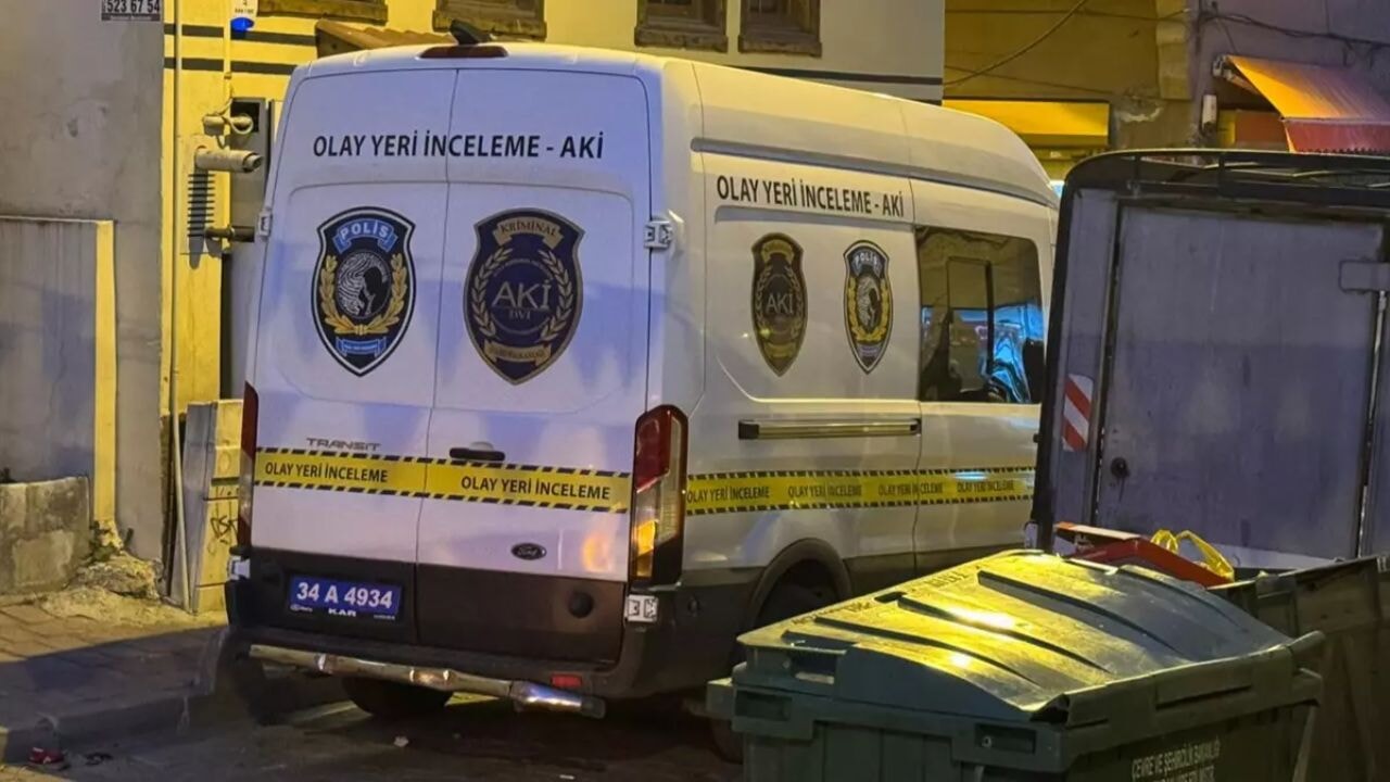 Fatih'te inşaat dükkanındaki kuyudan ceset çıktı