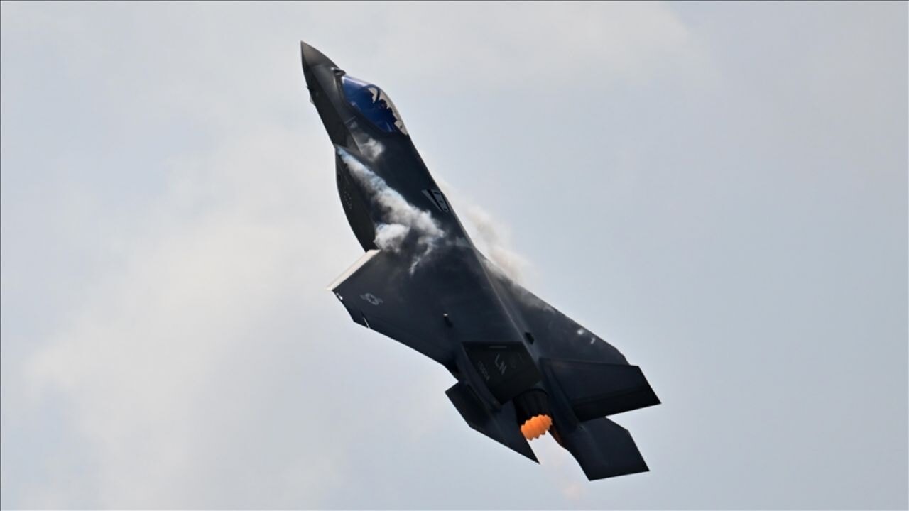 F-16 savaş uçağı yere çakıldı!