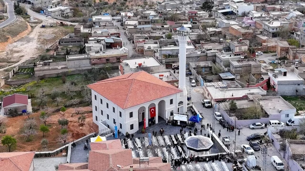 Gaziantep'te hayırsever iş insanı  6 Şubat depreminde yıkılan camiyi yeniden inşa ettirdi