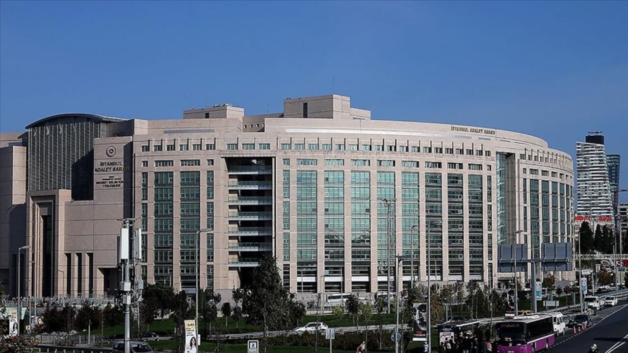 İBB'de yolsuzluk soruşturmasında kırmızı bülten kararı