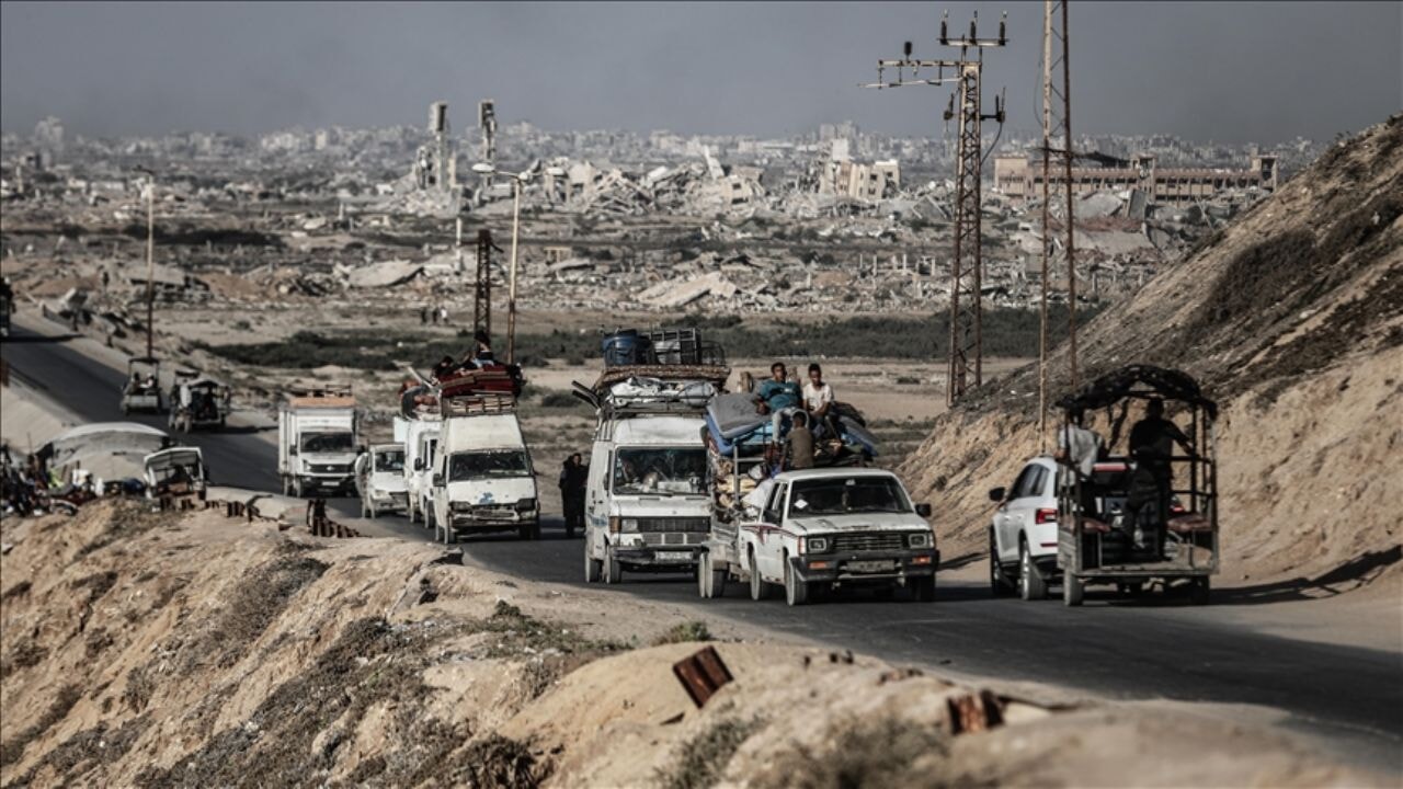 İsrail saldırıları arttı, Gazze'den göç başladı