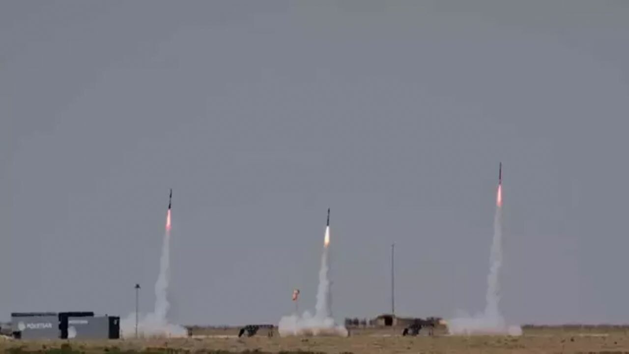 TEKNOFEST Roket Yarışması'nda üç ayrı roket aynı anda ateşlendi