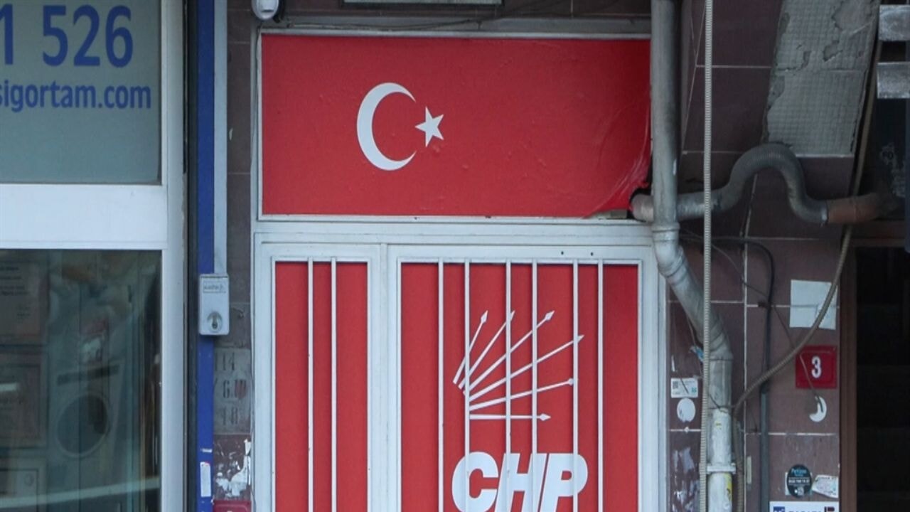 CHP, İstanbul İl Başkanlığı binasını kapatıldı, tabela değişti