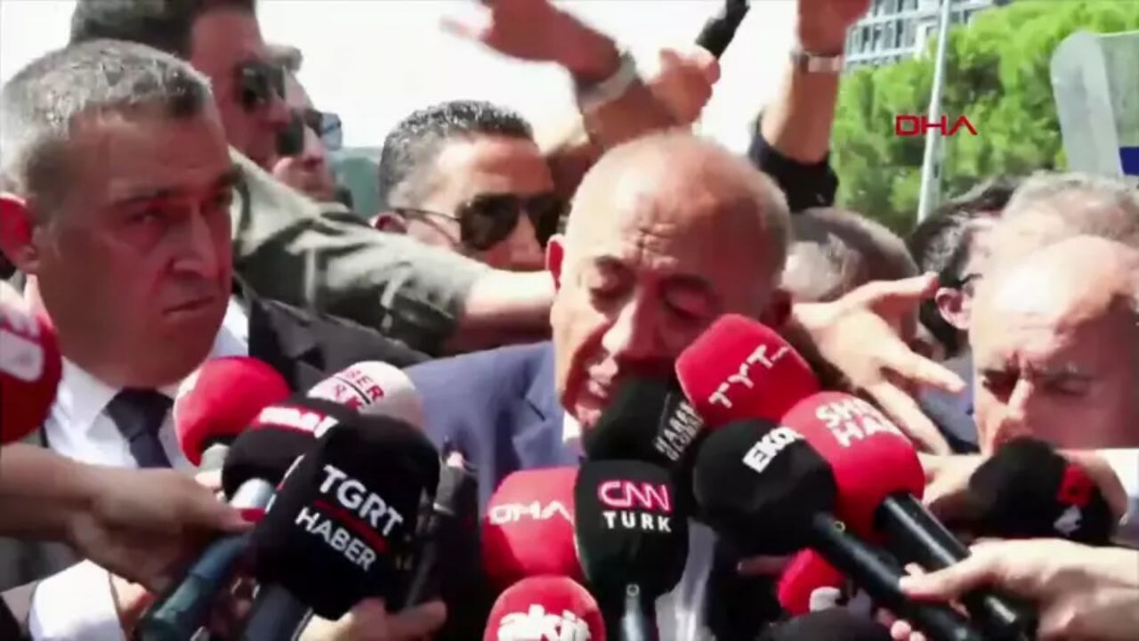 Gürsel Tekin'e saldırı: Hiç sorun değil, isterse kurşun atsınlar