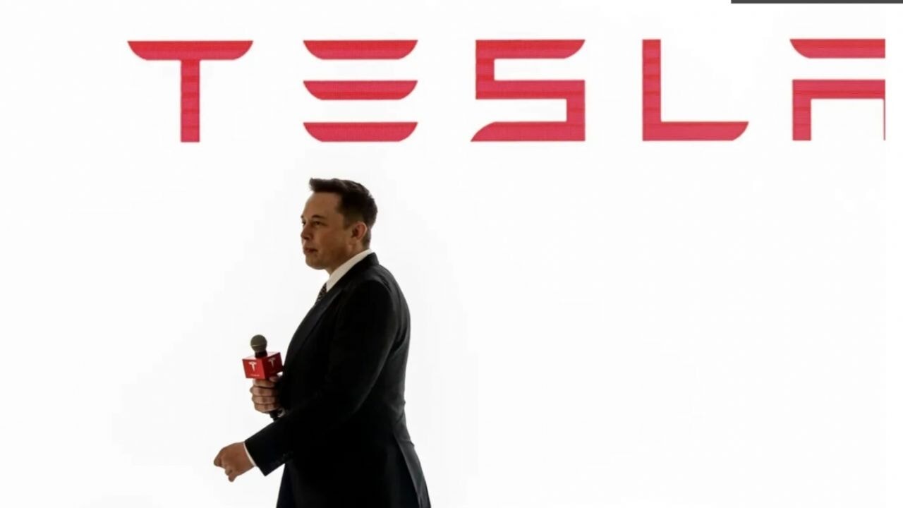 'Tesla'dan Elon Musk'a 1 Trilyon Dolarlık Rest: Ya Şirket Ya Siyaset'