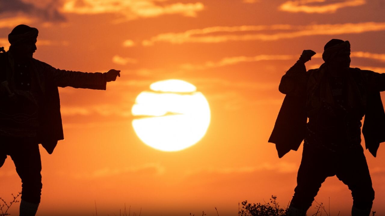Ankara'nın simgesi ''Seğmenler'' gün batımında sahne aldı