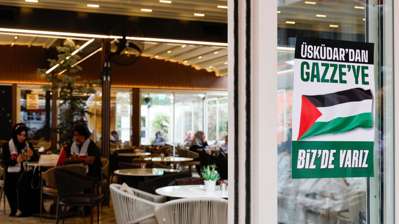 Üsküdar'da 50'yi aşkın esnaf  bir günlük gelirini Gazze'ye bağışlıyor