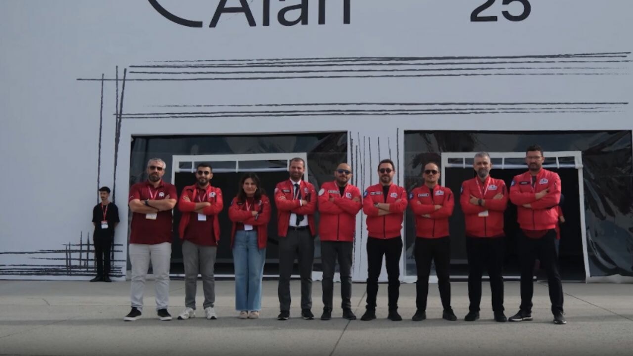 AA Yönetim Kurulu Başkanı ve Genel Müdürü Serdar Karagöz TEKNOFEST'te 'Alan'ı ziyaret etti