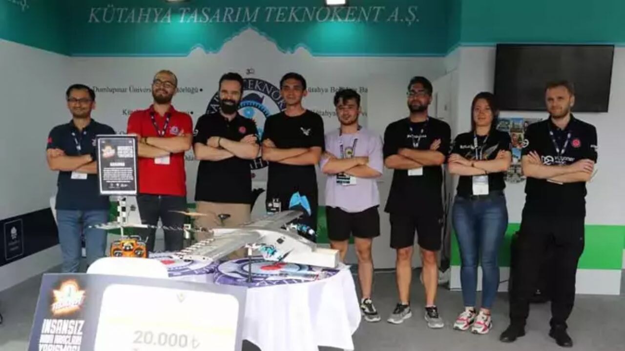 Üniversite öğrencilerinin yapay zeka destekli cankurtaran İHA'sı TEKNOFEST'te
