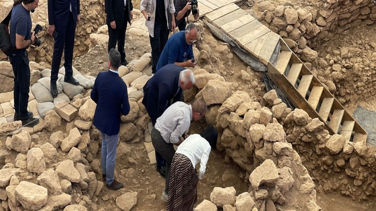 Göbeklitepe'de insan heykeli bulundu!
