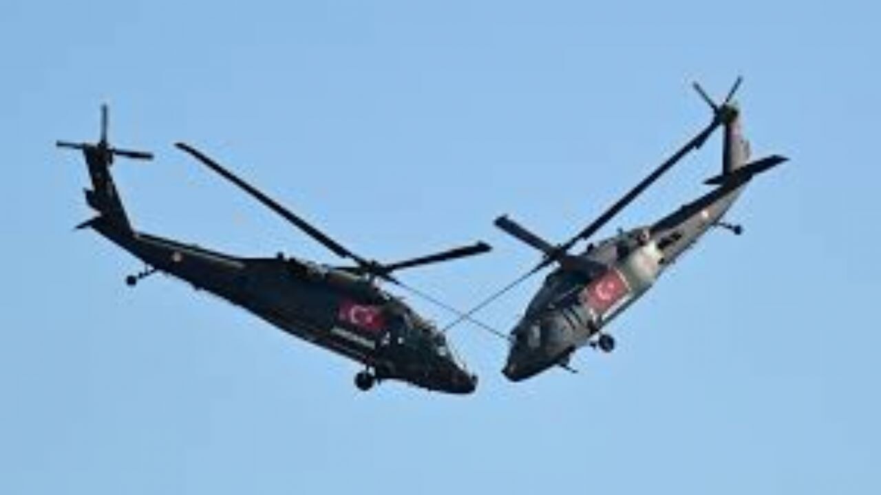 Çelik Kanatlar, TEKNOFEST'te gösteri uçuşu gerçekleştirdi