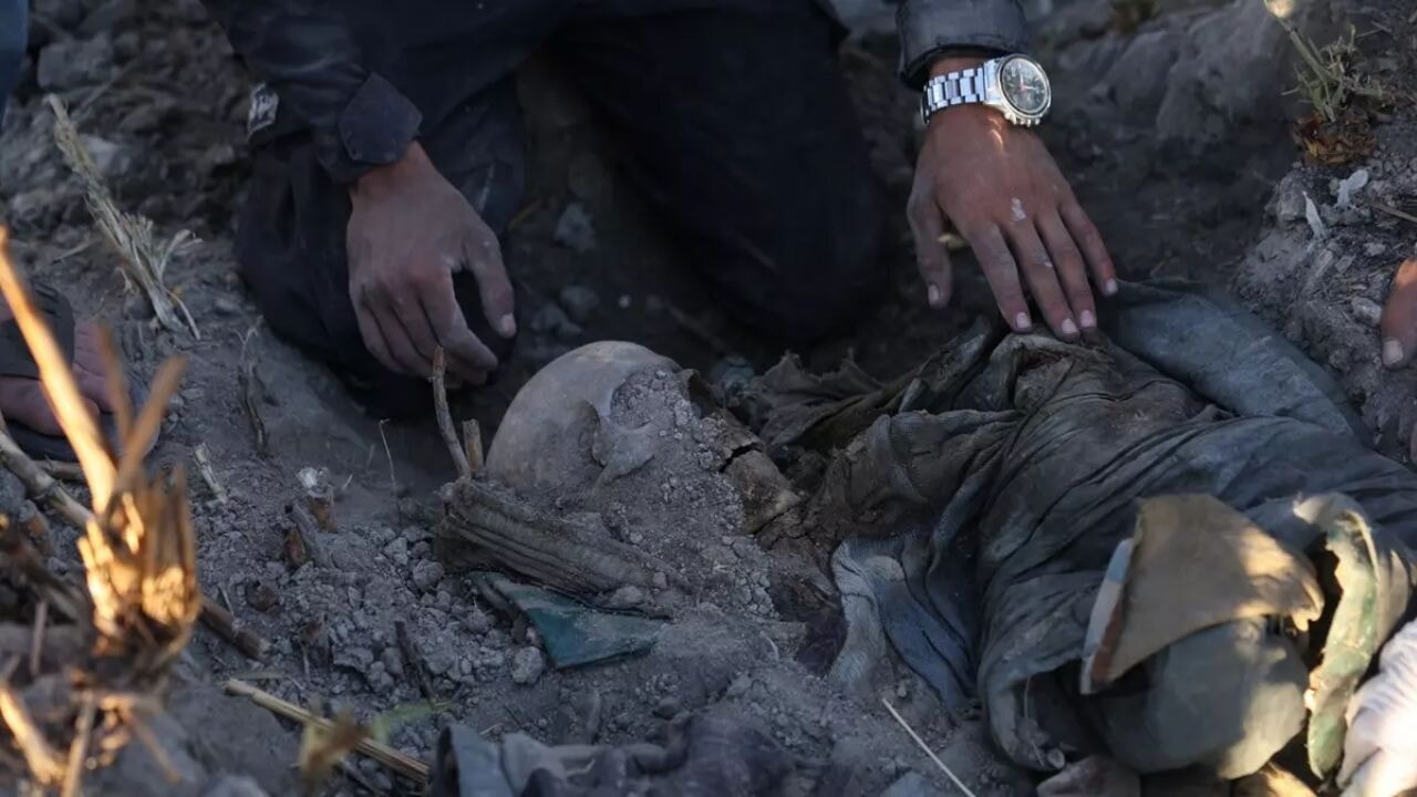 Şam'da toplu mezar dehşeti: 175 ceset çıkarıldı