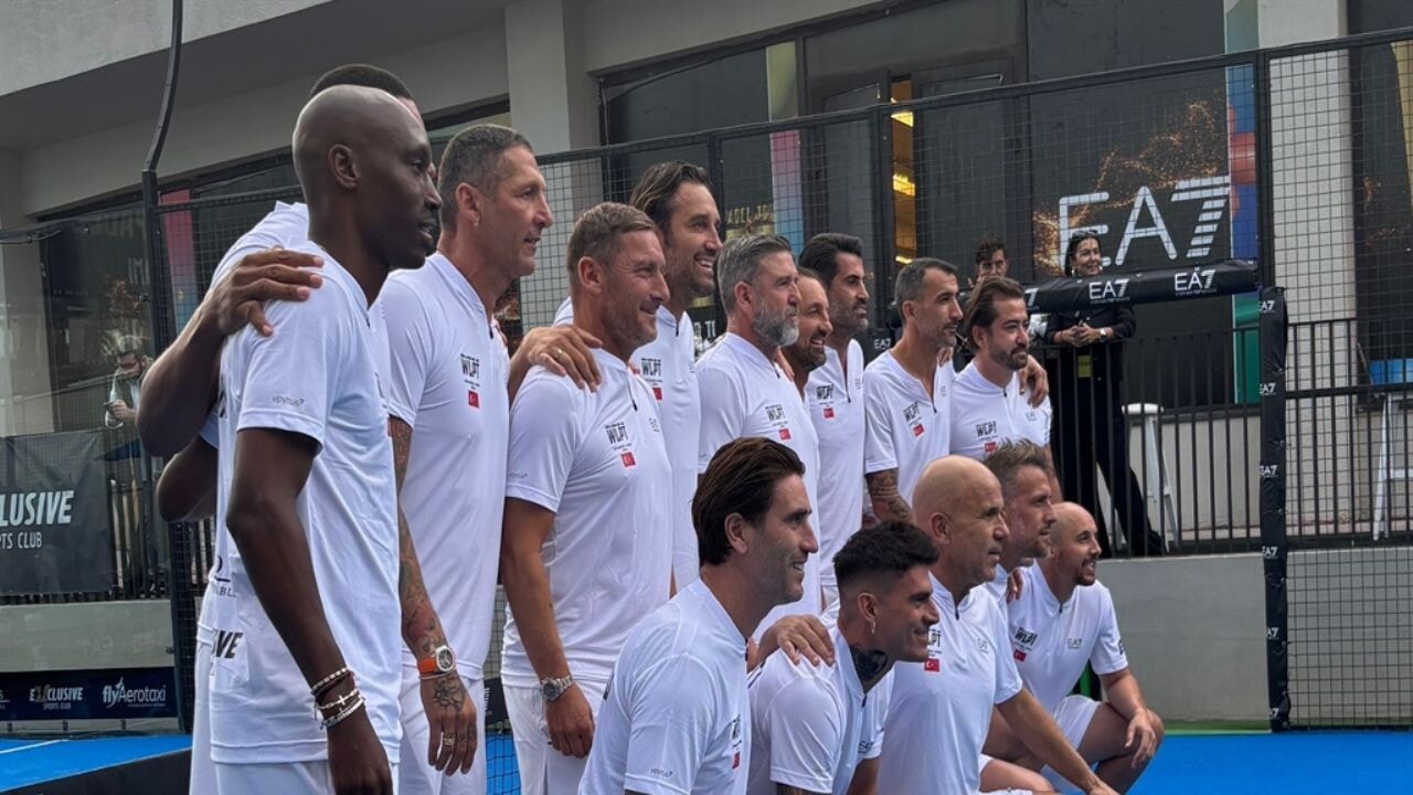 Dünyaca ünlü futbolcular İstanbul'da buluştu