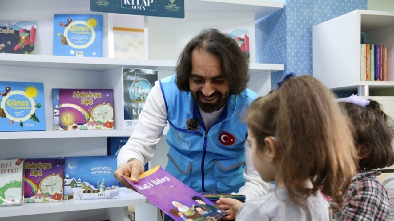 'Hediyem Kitap Olsun' projesiyle 500 bin kitap dağıtıldı